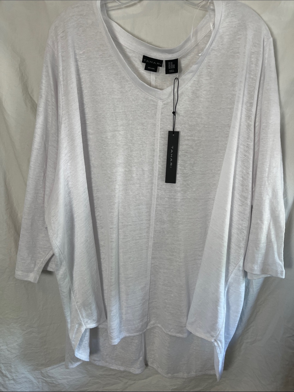 NWT Tahari White Linen V-Neck Top Size 3X
